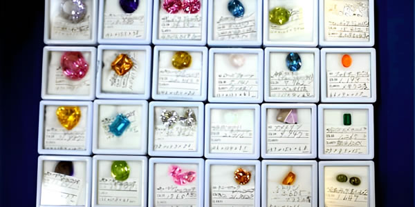 ���E���ꂩ������S�݌v