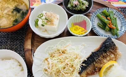 ���N�ӎ��̌[��