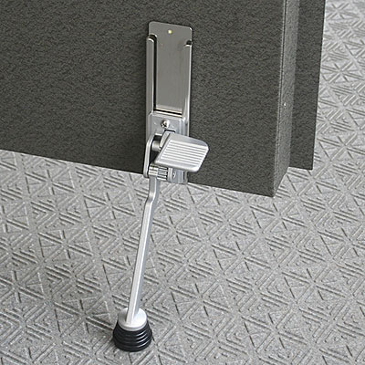 ◆ぐりたん◆ 日本緑十字社 ペダル式ドアストッパー 342031 - 調理器具のSHOKUBI