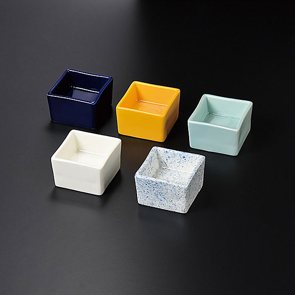 陶器 角型 高台珍味入れ 約5.7cm 黄釉 - 調理器具のSHOKUBI